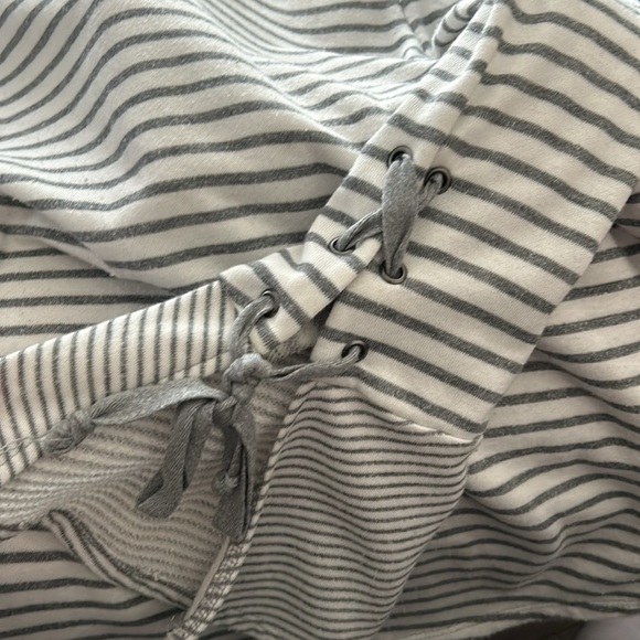 Sunday stripe bell sleeve Sweatshirt - Picture 3 of 5